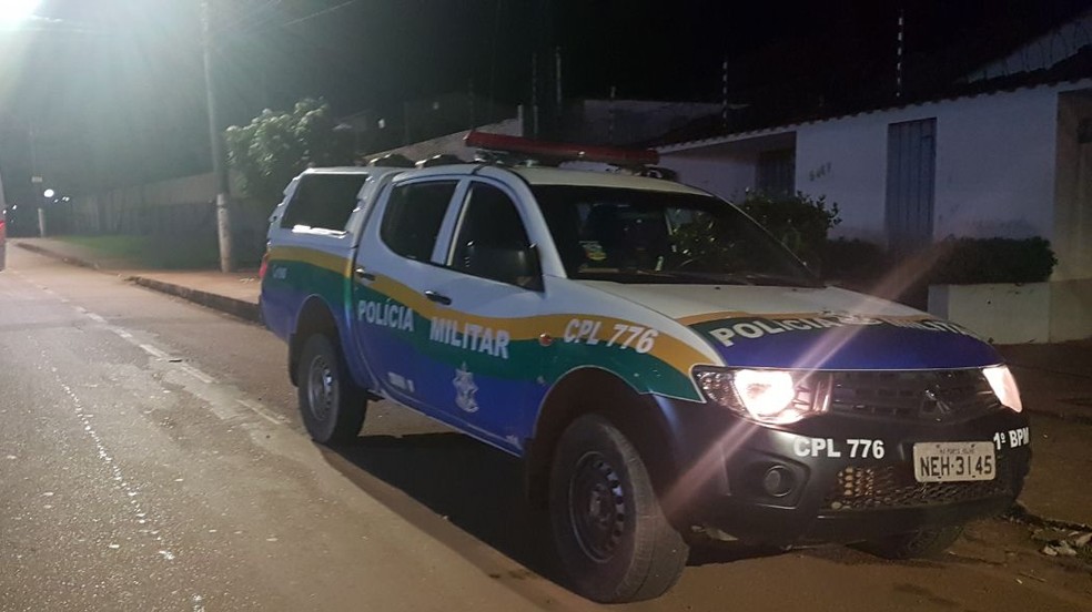 A PolÃ­cia Militar realizou buscas, mas o suspeito do crime nÃ£o foi identificado (Foto: Jhonnathas Trindade/Rede AmazÃ´nica)
