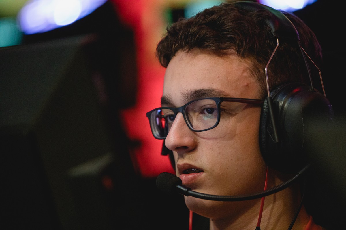 CS:GO: profissional aos 15 anos, nqz diz que nova rotina é 
