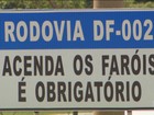 Exigência de faróis ligados em rodovias volta a valer