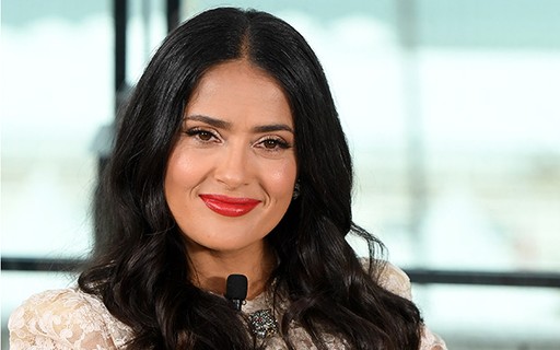 “Nós somos mais fáceis de descreditar”, diz Salma Hayek sobre a