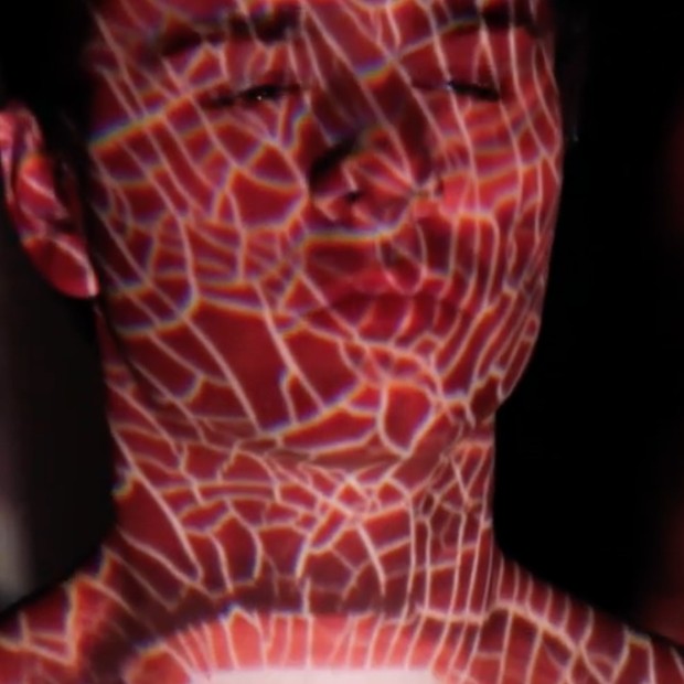 Artista americano usa sangue humano para expressar arte (Foto: Reprodução/Instagram)