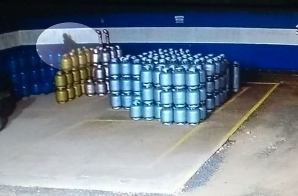 Suspeito invadiu e furtou distribuidora de gás quatro vezes em uma semana em Registro — Foto: Arquivo Pessoal