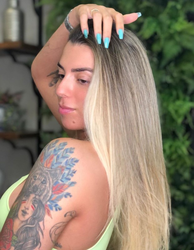 Petra Mattar clareou os cabelos (Foto: Reprodução/Instagram)