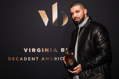 O rapper canadense Drake lançou a marca Virginia Black, uma empresa de uísques premium. Além da bebida, a marca é famosa por seus 67 mil seguidores no Instagram e pelas propagandas estreladas pelo cantor.