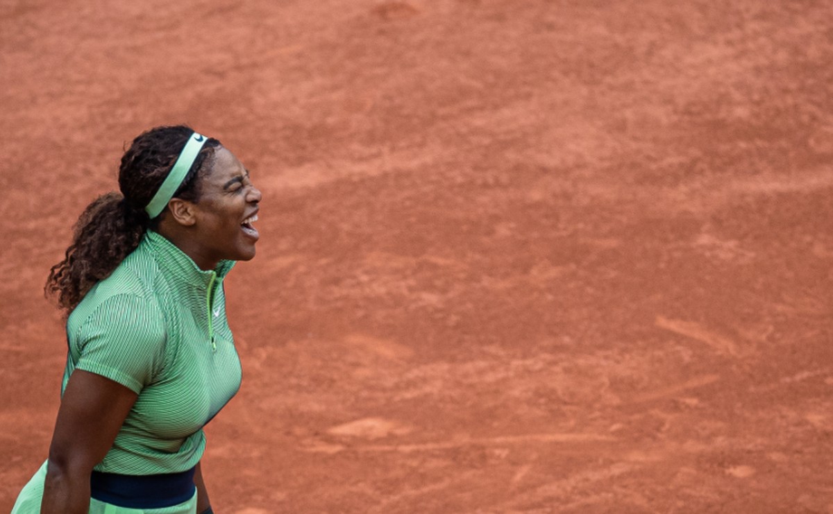 Serena Williams avança às oitavas de Roland Garros pela primeira vez desde ...