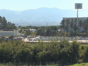 Unidade da Volkswagen em Taubaté tem 5 mil funcionários.  (Foto: Reprodução/ TV Vanguarda)