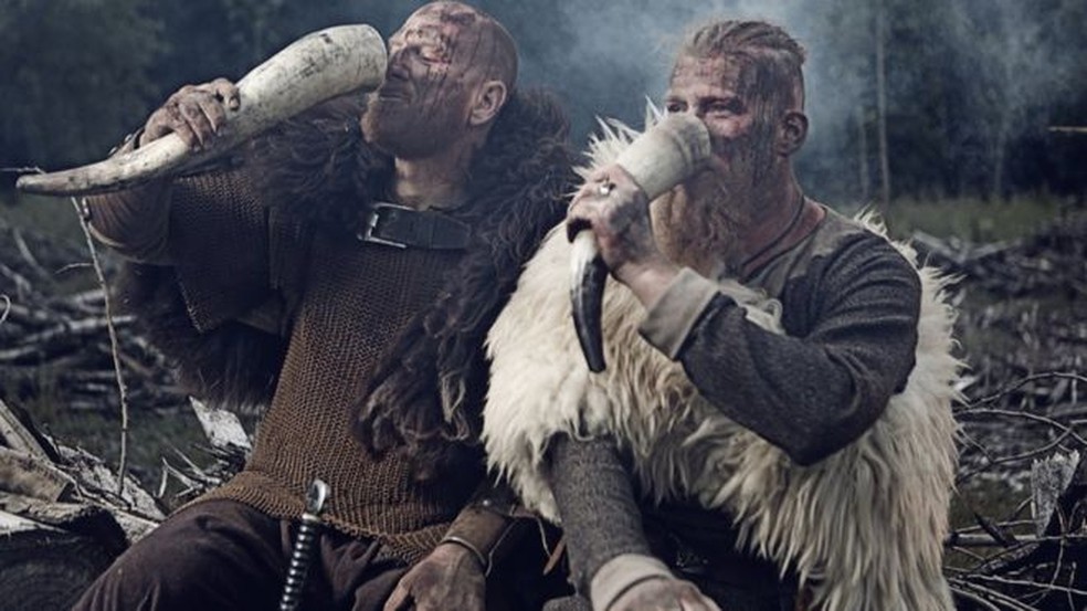 O consumo de um chá alucinógeno pode explicar a lendária ausência de medo dos guerreiros vikings — Foto: iStock via BBC