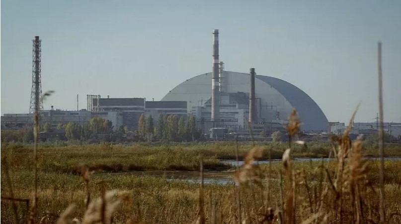 Chernobyl contém várias instalações de contenção de resíduos nucleares para evitar que materiais radioativos se espalhem (Foto: BBC News)