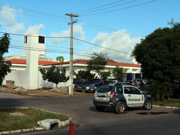 PM entrou na cadeia pública de Natal na tarde desta quarta-feira (18) (Foto: Wendell Jefferson/G1)