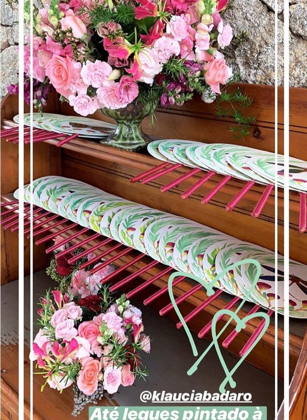 Noivado Thassia Naves - festa em clima campestre e decoração com rosas (Foto: Instagram/ Reprodução)