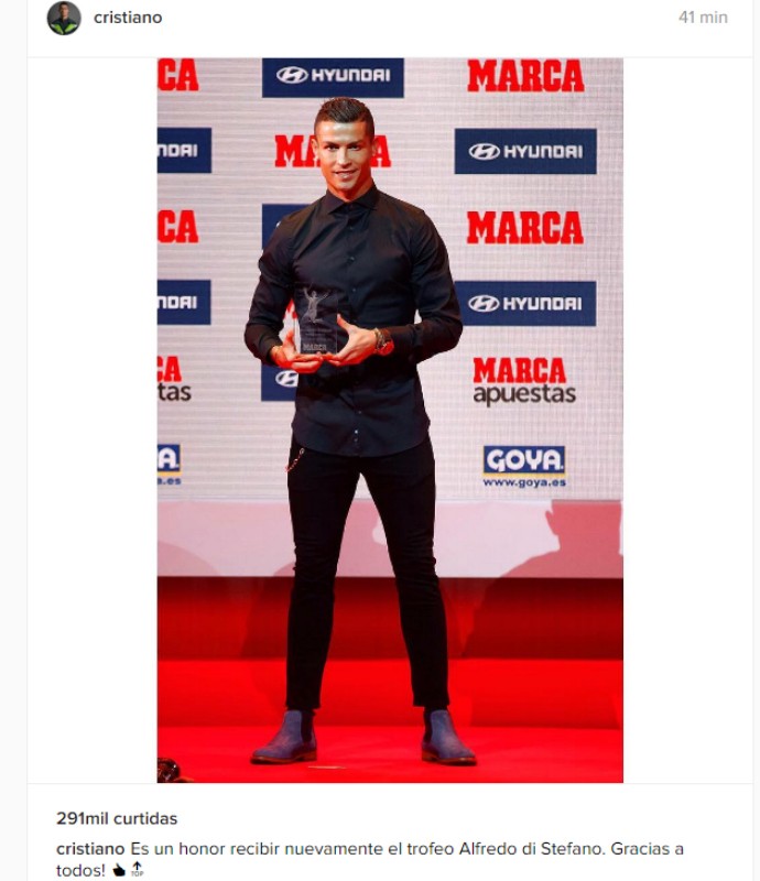 Cristiano Ronaldo - prêmio (Foto: Reprodução/Instagram)