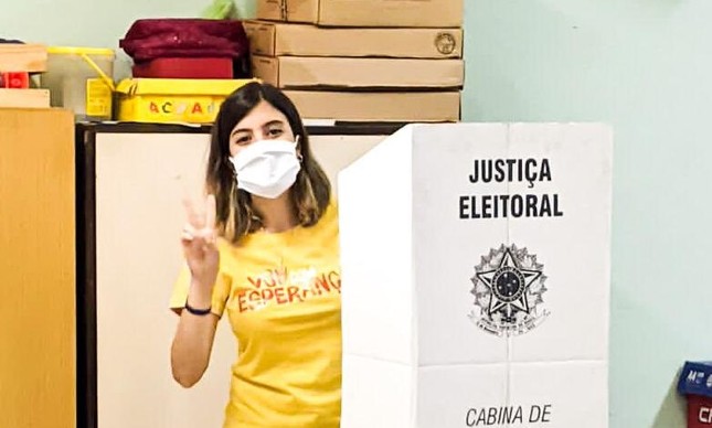 Tábata Amaral votou em Boulos e retornou à Recife, onde ...