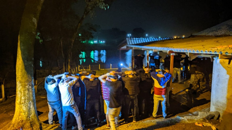 Em Passo Fundo, festa em propriedade particular foi interrompida por fiscalização — Foto: Divulgação/Prefeitura de Passo Fundo