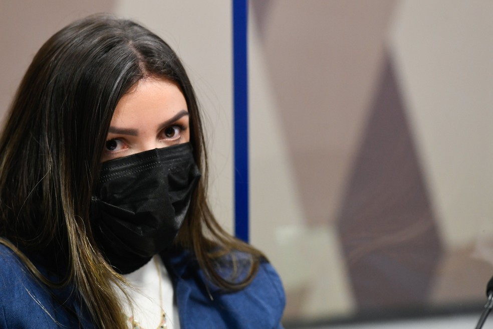 Diretora técnica da Precisa Medicamentos, Emanuela Batista de Souza Medrades. — Foto: Jefferson Rudy/Agência Senado