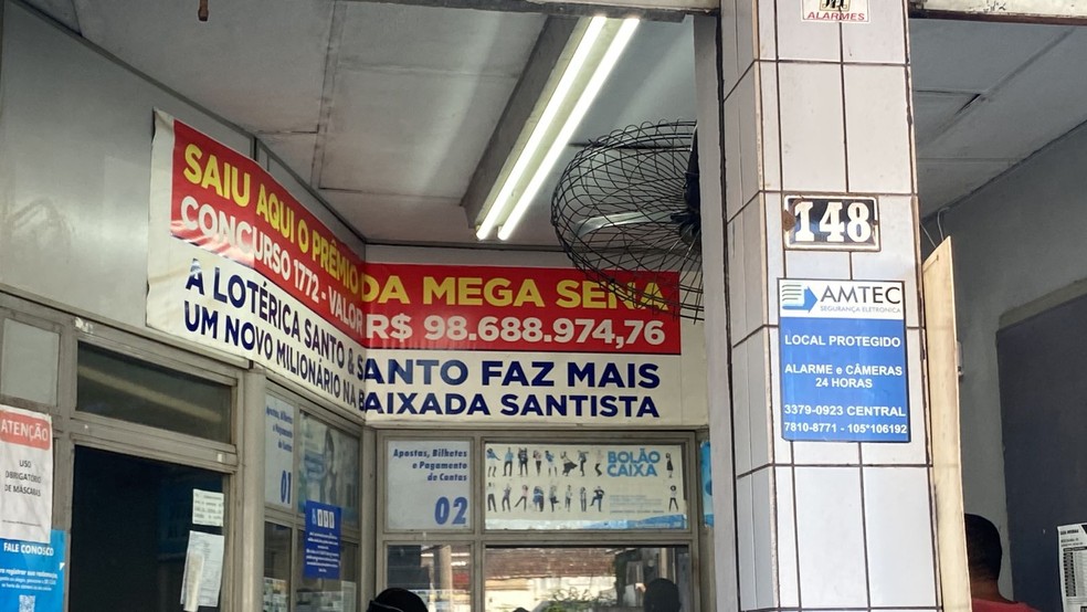 Lotérica ficou famosa após vender bolão premiado em Santos, SP — Foto: Marcela Pierotti/g1 
