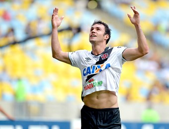 Grêmio estuda caminho para Kleber, e exterior é alternativa contra rescisão