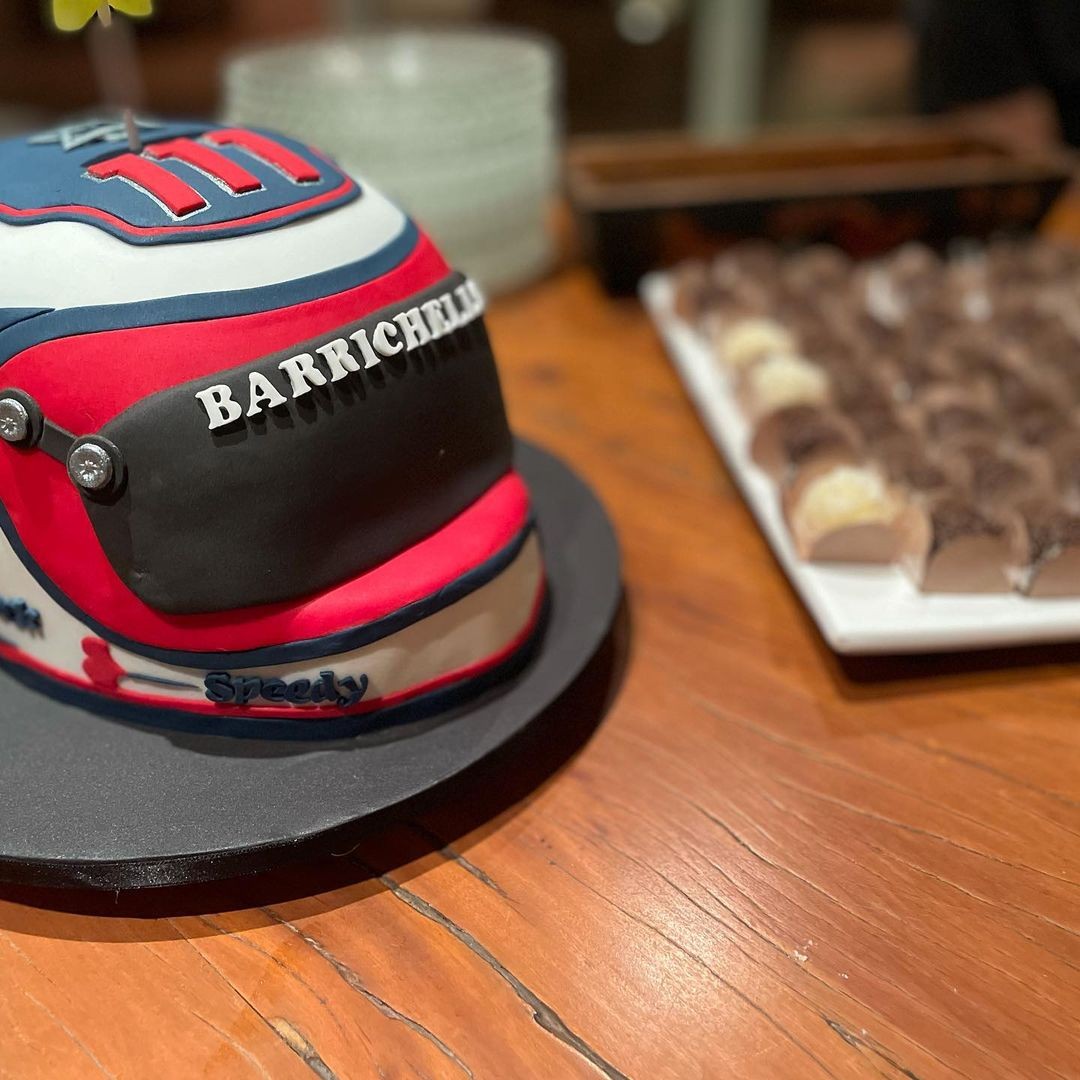 Bolo de aniversário de Rubens Barrichello (Foto: Reprodução/Instagram)