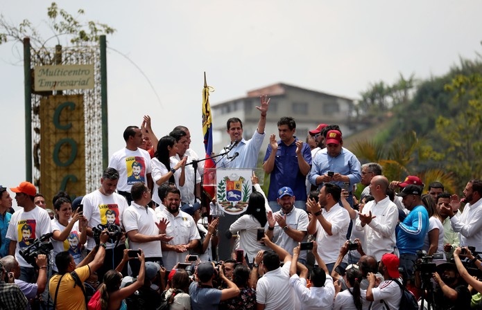 Juan Guaidó liderou manifestação em San Antonio, na Venezuela — Foto: Ivan Alvarado/Reuters