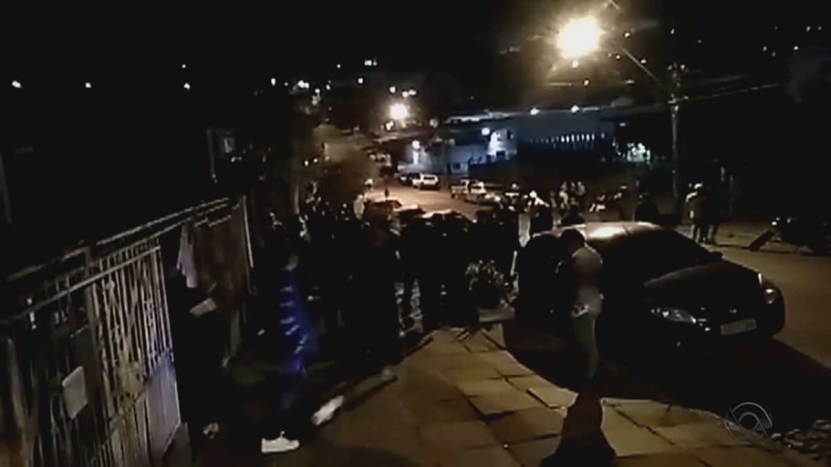Restaurante onde jovem morreu após queda de deck em Porto Alegre foi interditado em janeiro, diz prefeitura - Vimarsana News
