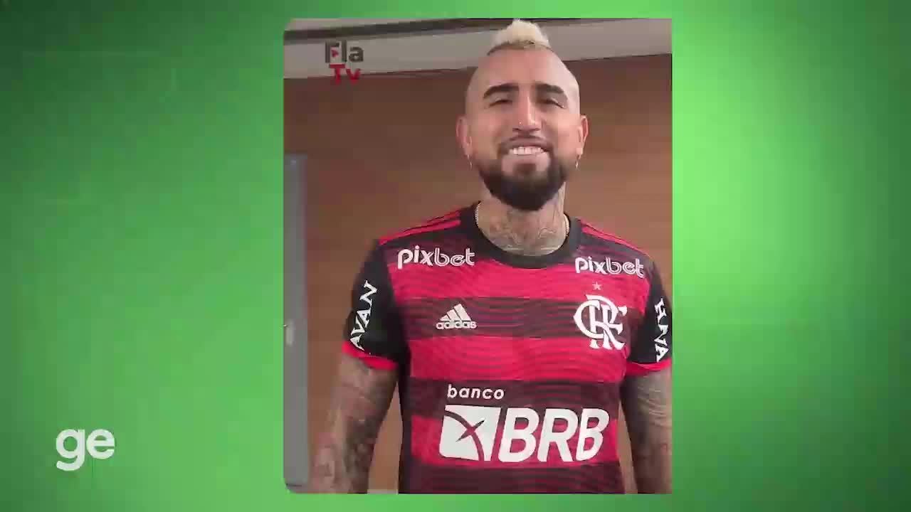 Flamengo divulga vídeo de Arturo Vidal brincando com o moicano