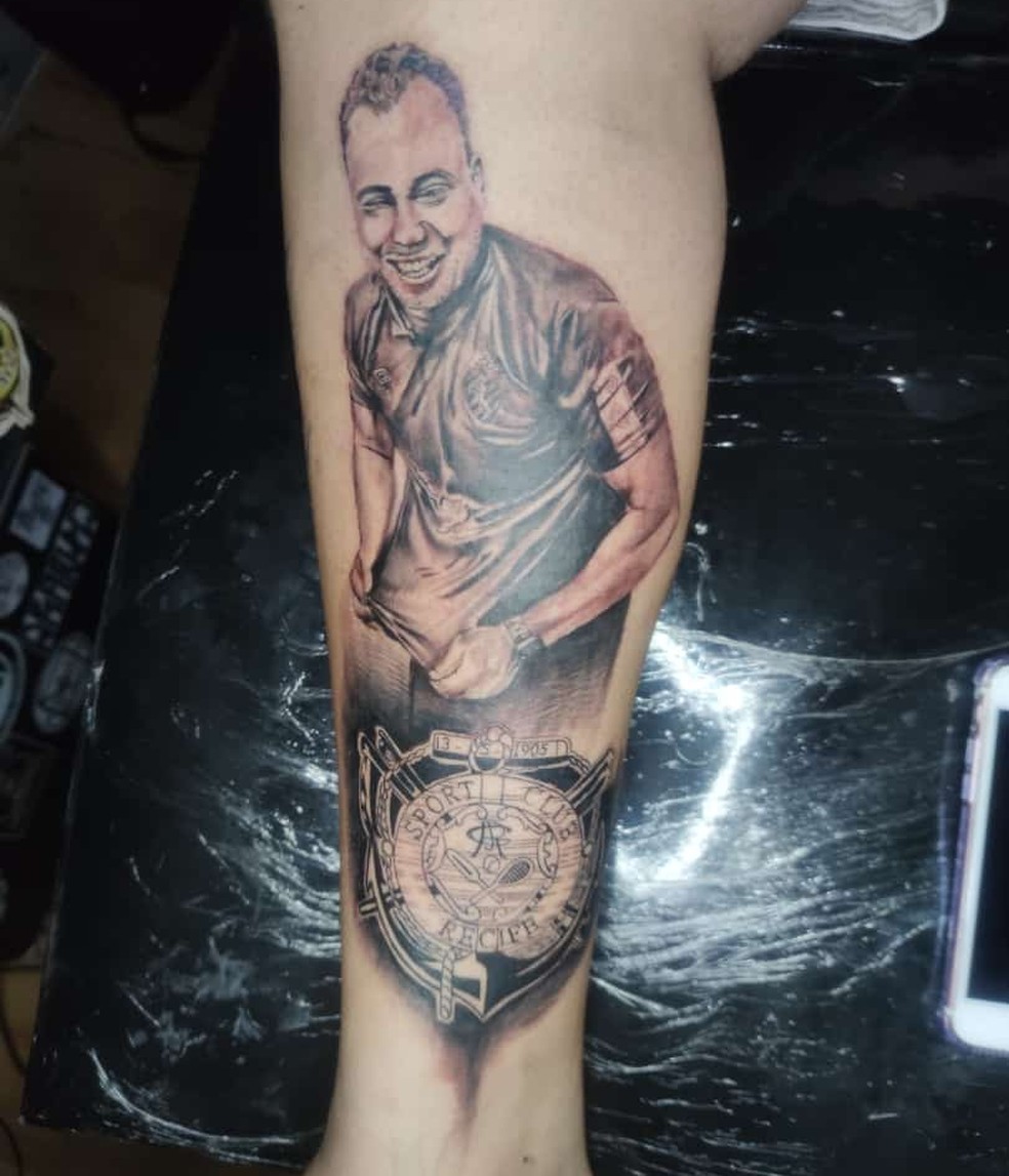 Empolgado Por Seguir Na Serie A Torcedor Do Sport Tatua Imagem De Jair Ventura Sport Ge
