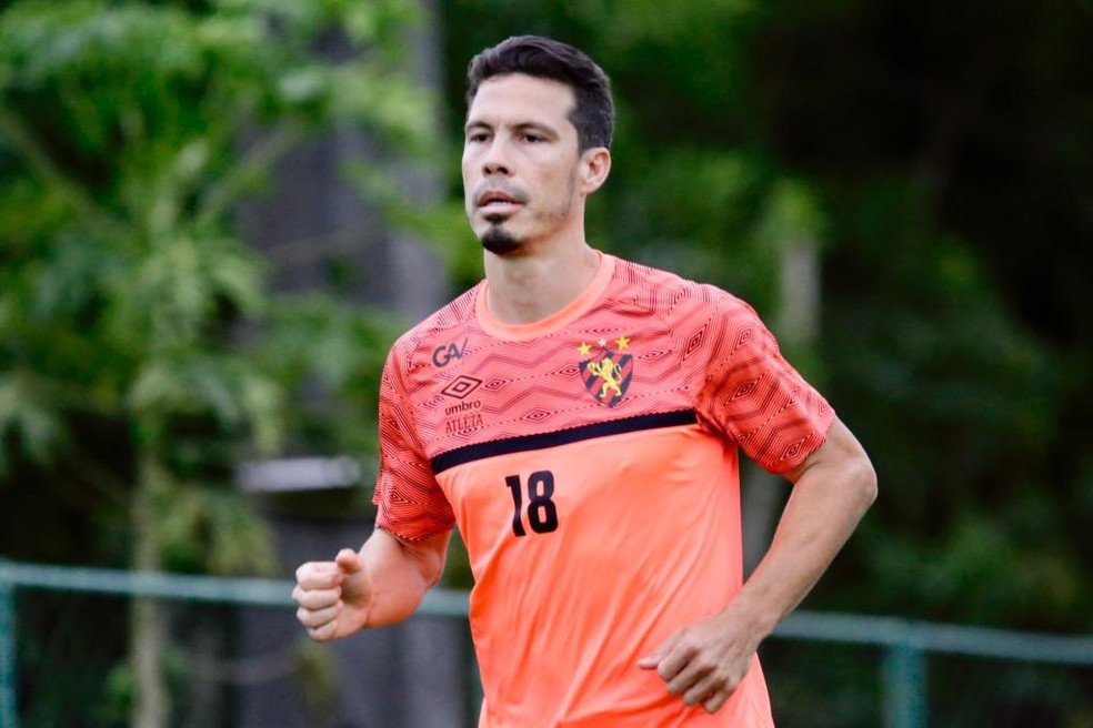 Hernanes aparece no BID e está liberado para estrear pelo Sport em duelo  contra o Flamengo | sport | ge