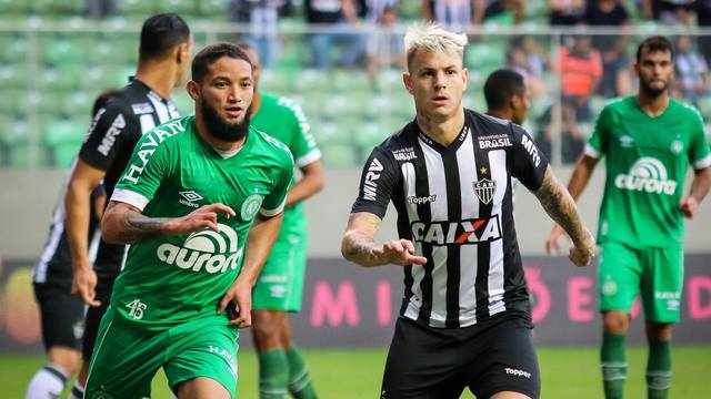 Arthur CaÃ­que, RÃ³ger Guedes, AtlÃ©tico-MG x Chapecoense 