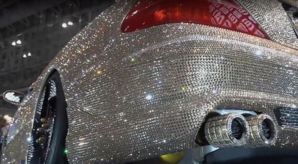 Mercedes tem cristais Swarovski até no escapamento (Foto: Reprodução)