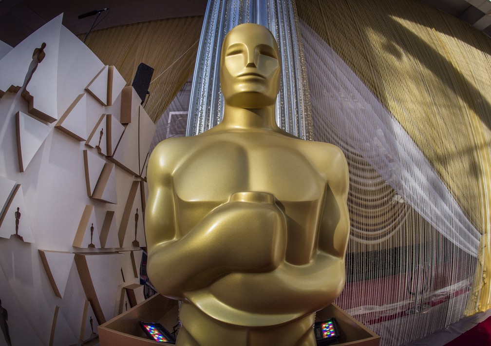 Esttua do Oscar no tapete vermelho do Dolby Theatre em Hollywood, na Califrnia  Foto: Mark RALSTON / AFP