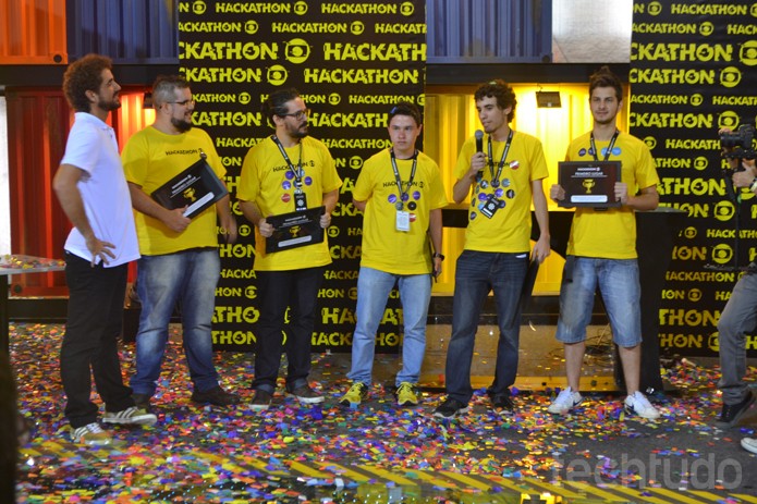 Grupo 3, com o GINFO, são os vencedores do Hackathon Globo 2016 (Foto: Caio Bersot / TechTudo)