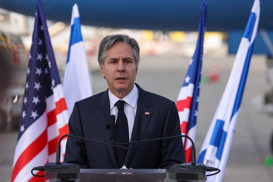 O secretário de Estado dos EUA, Antony Blinken, chega a Israel para se encontrar com o primeiro-ministro Benjamin Netanyahu