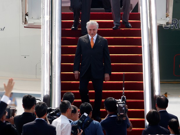 Presidente Michel Temer desembarca no aeroporto de Hangzhou antes de cúpula do G20, na sexta (2) (Foto: REUTERS/Aly Song)