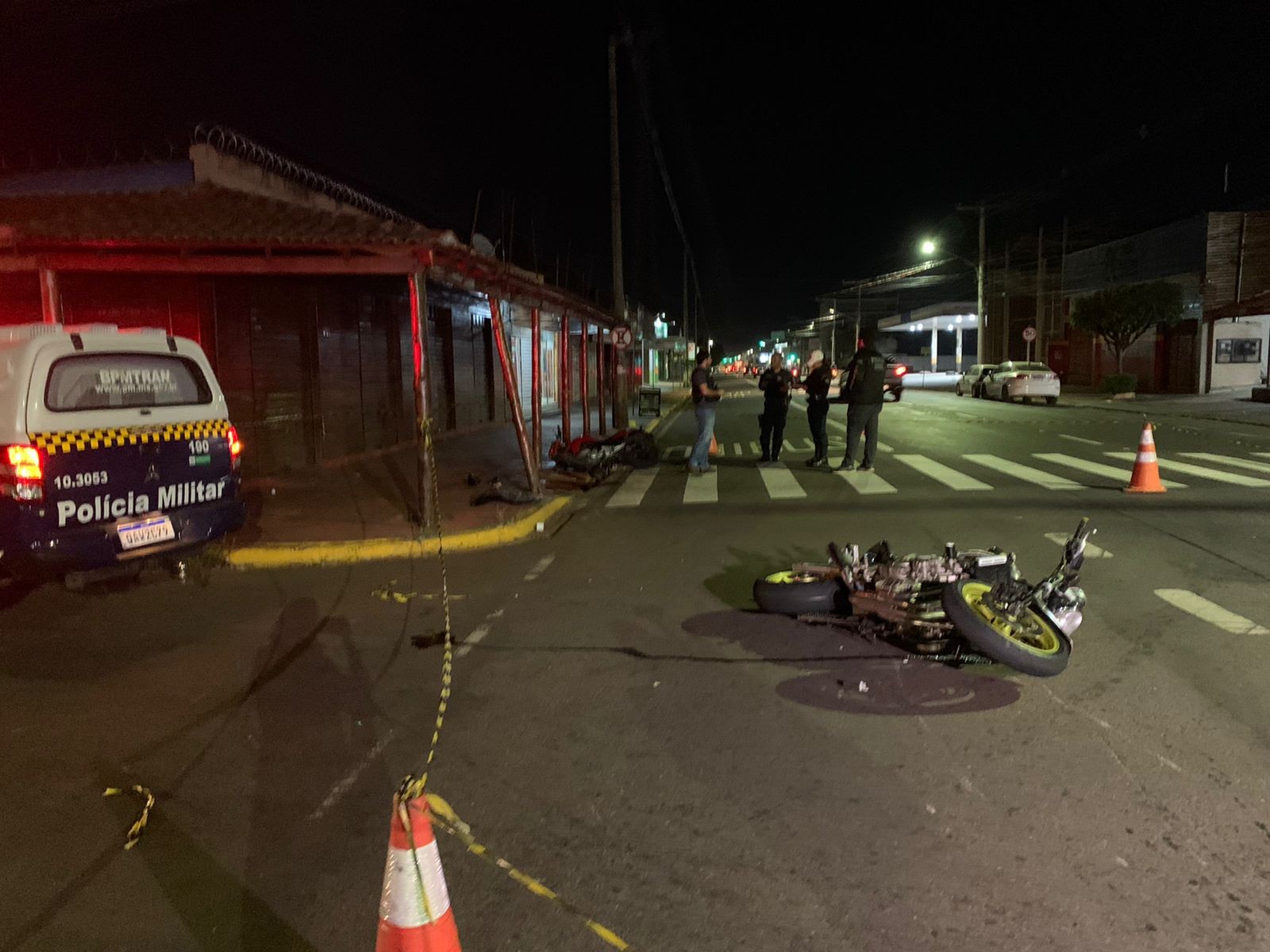 Ao mudar de faixa, motociclista colide com outra moto e morre em avenida de Campo Grande
