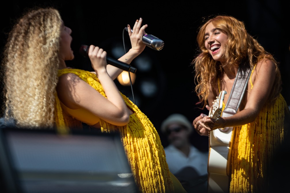 Anavit&oacute;ria estreia no Lollapalooza com show minimalista sob calor digno de  'prova de resist&ecirc;ncia' | Lollapalooza 2023 | G1