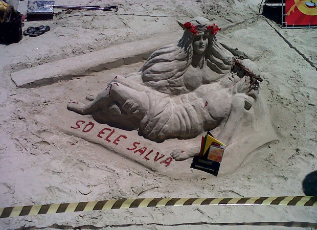 Escultura areia Capão da Canoa (Foto: Everson Dornelles/RBS TV)