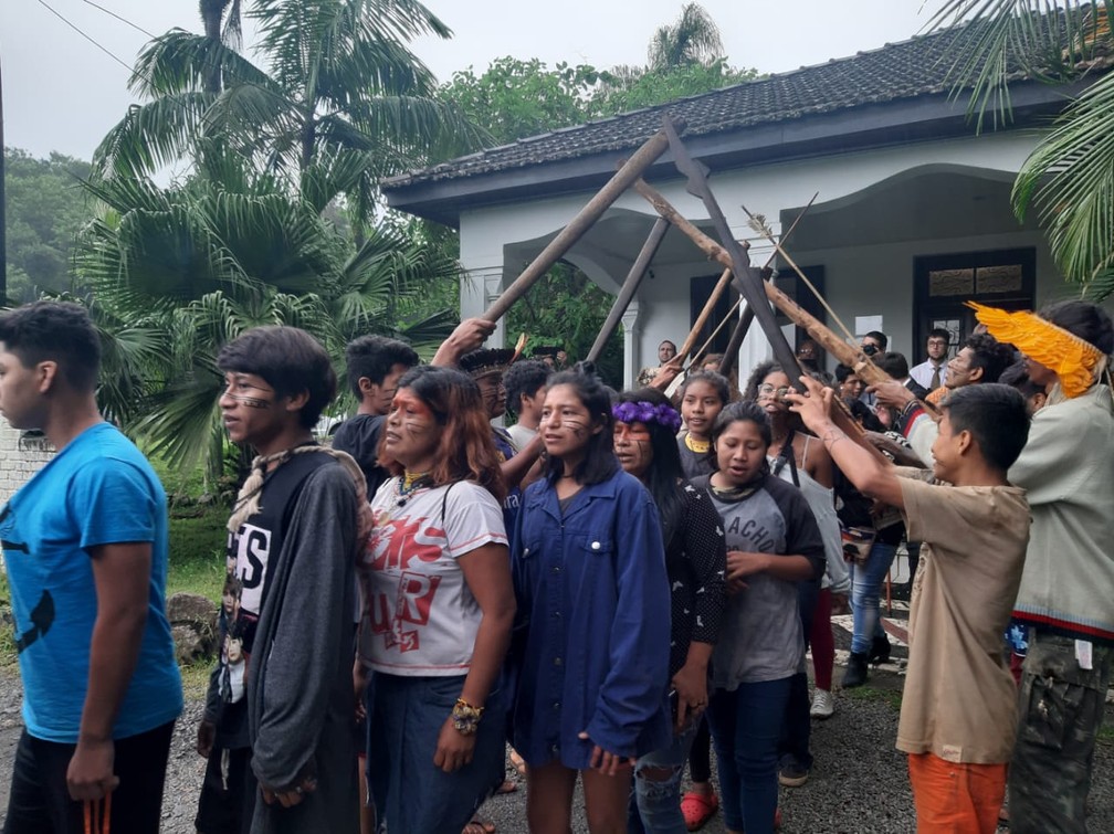 Indígenas guarani protestam após reunião para discutir reintegração de posse na quarta-feira (12) em SP — Foto: Divulgação