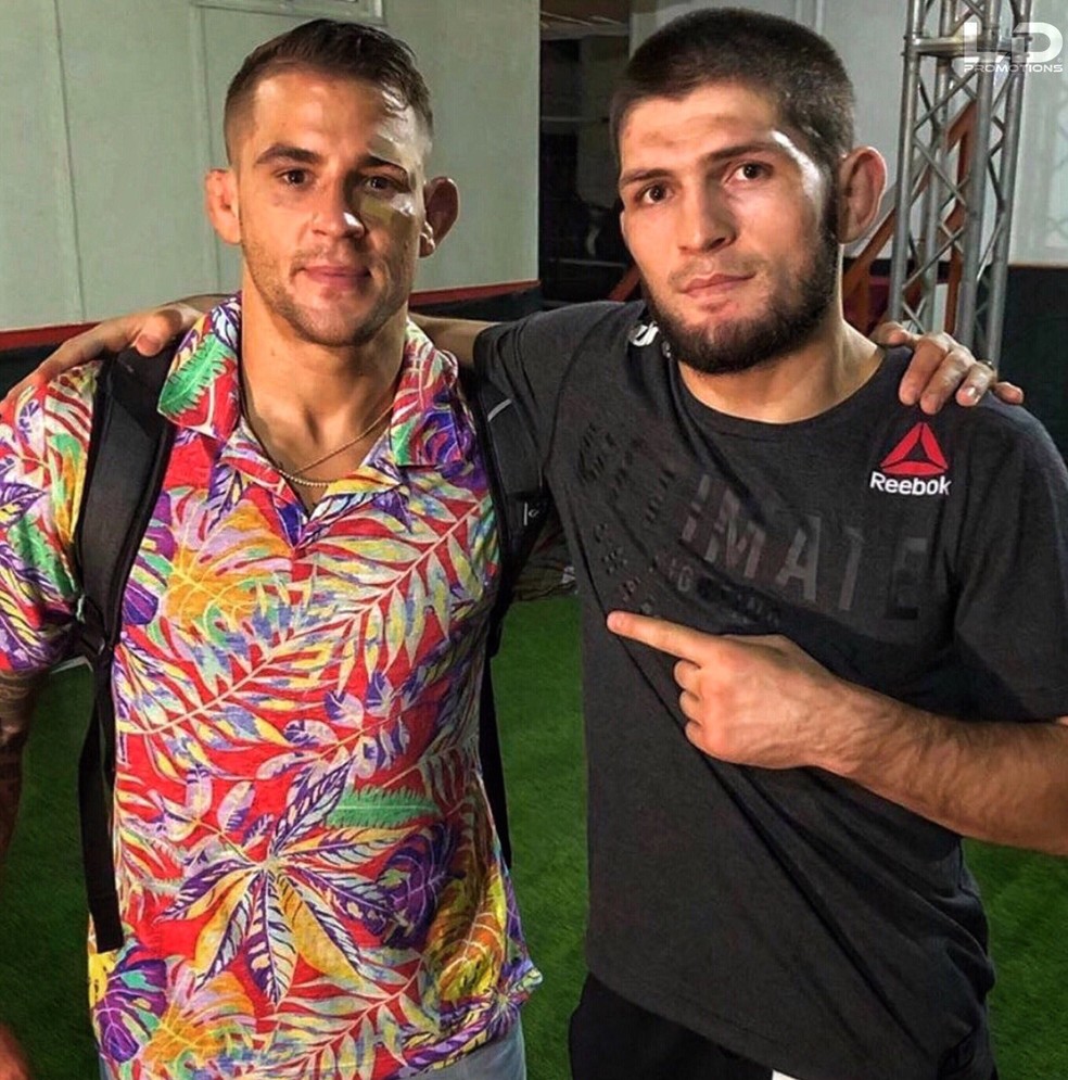 Khabib Nurmagomedov e Dustin Poirier após o UFC 242 — Foto: Reprodução / Twitter