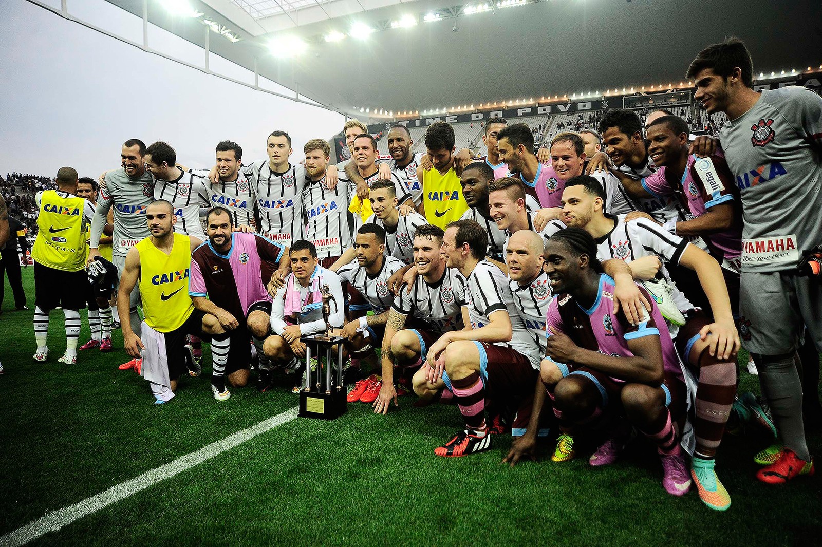 Corinthian-Casuals lança documentário sobre amistoso contra o Corinthians em 2015