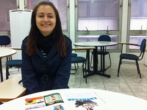 Liliane Aparecida Sousa, de 19 anos, quer estudar jornalismo (Foto: Vanessa Fajardo/ G1)
