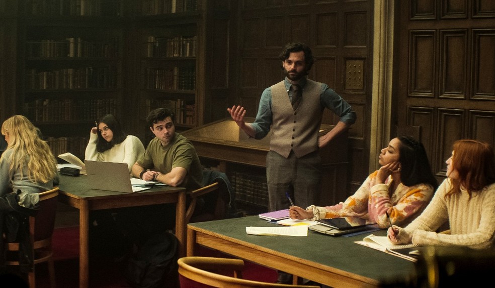 A série de mistério Você retorna para a sua 4ª temporada, com mais cenas de stalker — Foto: Divulgação/Netflix