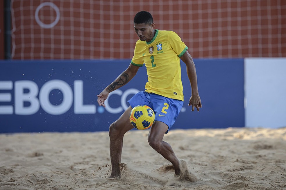 Fabrício, da seleção brasileira de futebol de areia — Foto: Divulgação/CBSB
