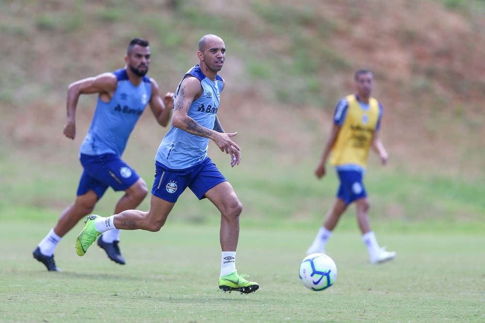 Maicon minimiza expulsão de Tardelli e espera que o atacante continue no Grêmio: Craque de bola