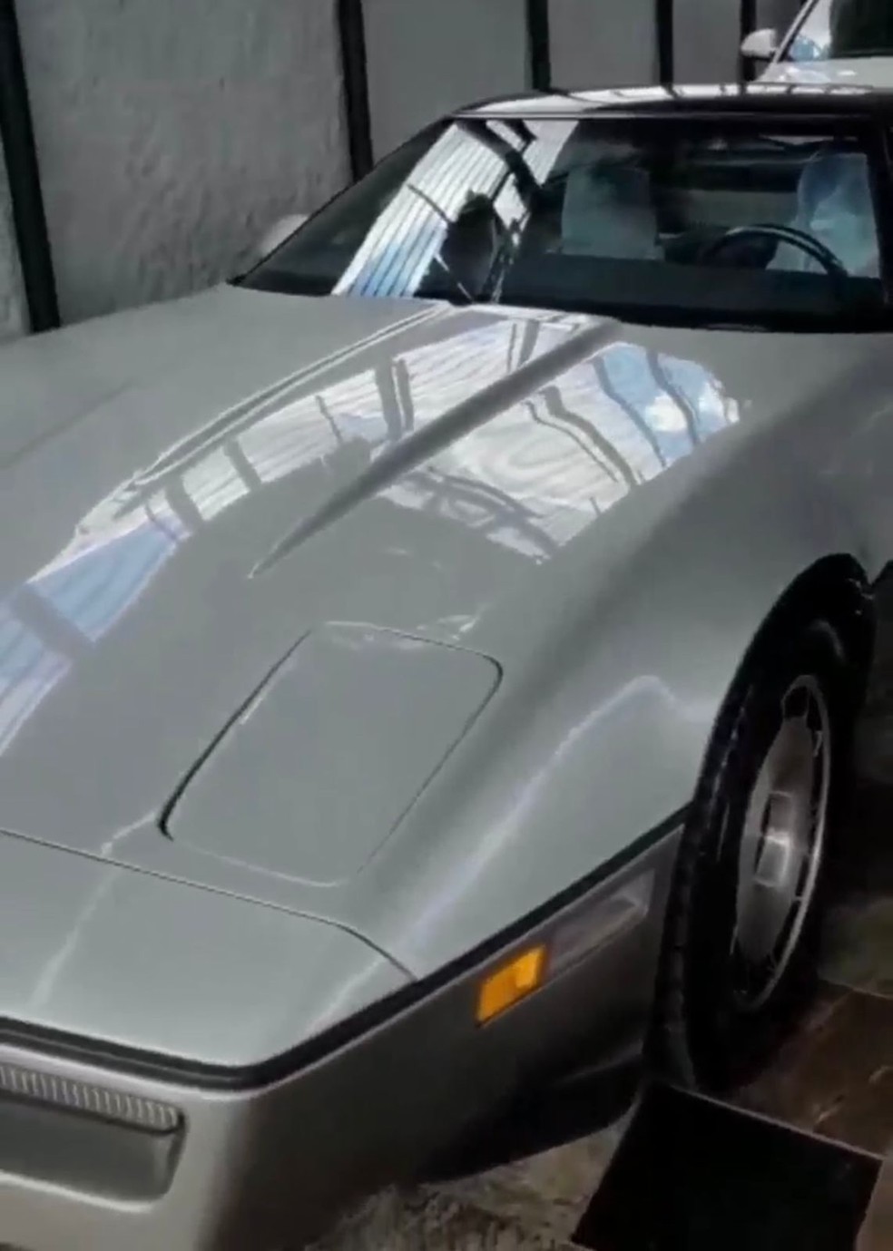 Corvette C4 1984 que está sendo reformado por Abel Ferreira, do Palmeiras — Foto: Reprodução/Instagram