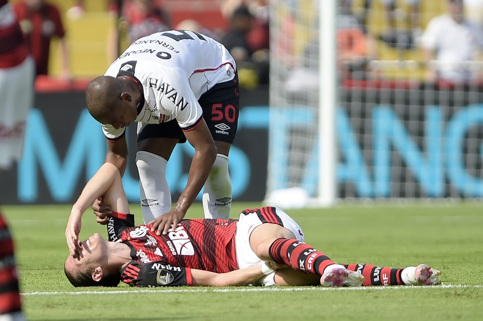 Athletico x Flamengo Fernandinho Filipe Luis Libertadores &mdash; Foto: Staff Images/ CONMEBOL