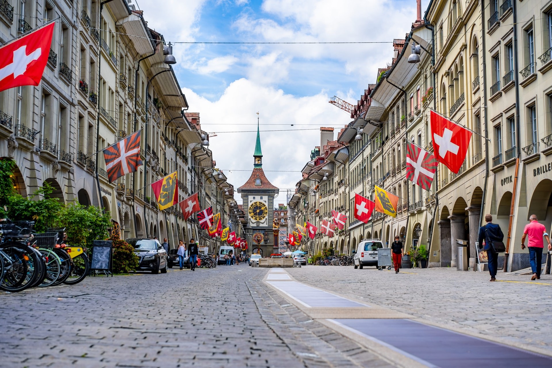 Rua na cidade de Berna, Suíça (Foto: Alin Andersen/Unsplash/Creative Commons)