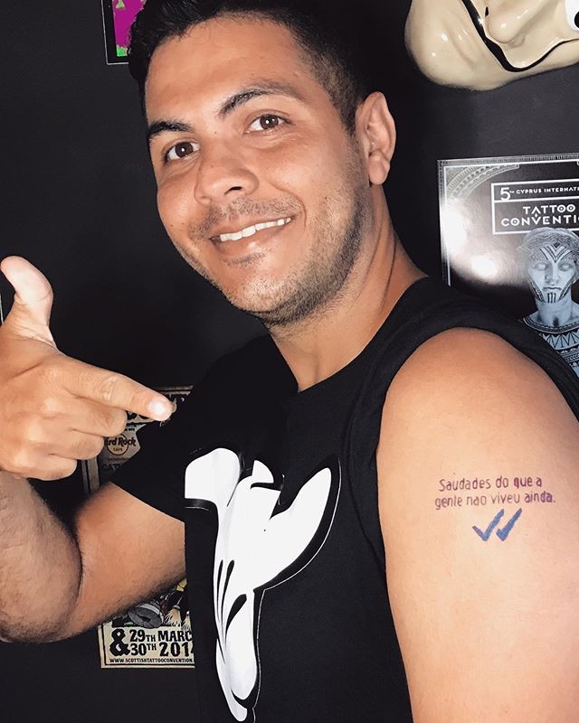 Marcos Paulo tatua frase de Neymar (Foto: Reprodução Instagram)