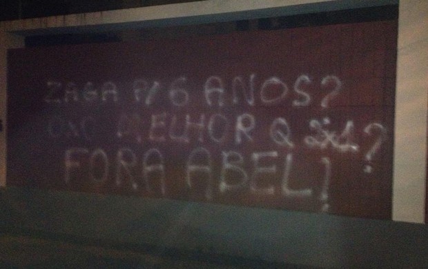  muro laranjeiras fluminense (Foto: Reprodução)