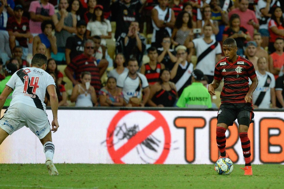 Bill em sua estreia contra o Vasco no Carioca — Foto: Alexandre Vidal