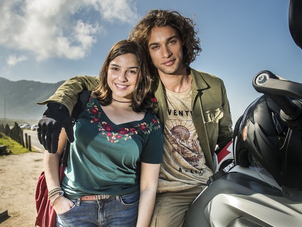 Gabriela Medvedovski e Pablo Morais, como Keyla e Deco, em Malhação - Viva a Diferença (Foto: João Miguel Junior/Globo)