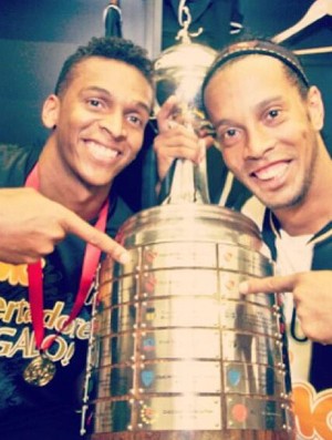 Ronaldinho e Jô Atlético-MG Taça Libertadores (Foto: Reprodução/Twitter)